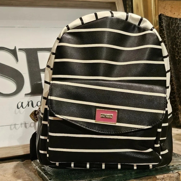 Betsey Johnson Faux Leather Backpack Furry Stuffed Heart - Picture 2 of 16